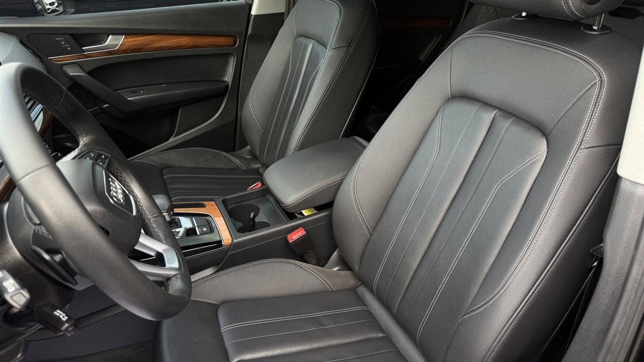 Used 2023 Audi Q5 2.0T Premium w/ Convenience Package AWD/4WD image 22