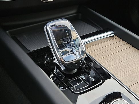 New 2026 Volvo XC60 B5 Plus w/ Protection Package Premier image 13