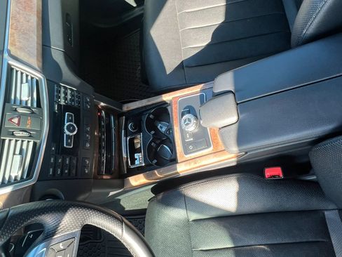 Used 2013 Mercedes-Benz E 550 4MATIC Sedan image 49