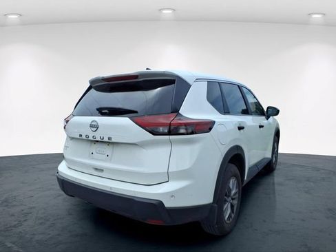 Used 2024 Nissan Rogue S FWD image 14
