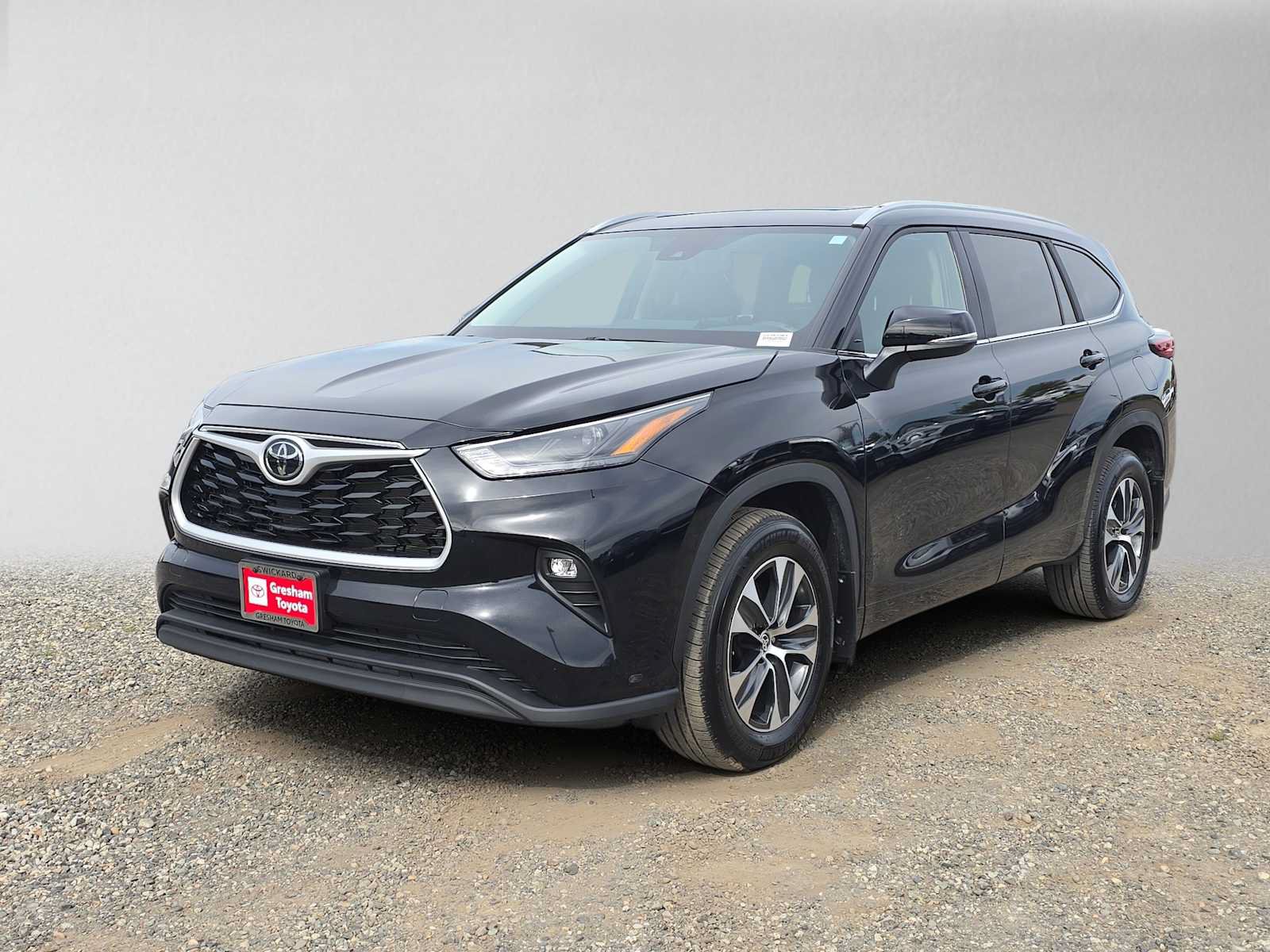 Used 2023 Toyota Highlander XLE AWD/4WD image 7