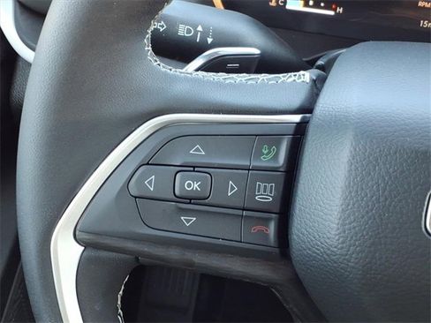 New 2025 Jeep Grand Cherokee Altitude image 22