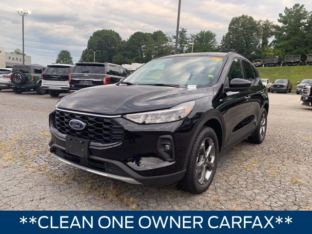 Used 2025 Ford Escape ST-Line Select AWD/4WD image 3