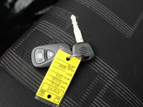 Used 2012 Suzuki SX4 AWD Hatchback image 23