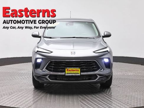 Used 2024 Buick Encore GX Preferred FWD image 2