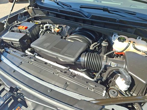 Used 2024 GMC Yukon SLT w/ SLT Luxury Package AWD/4WD image 32