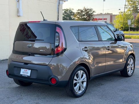 Used 2015 Kia Soul + FWD image 8