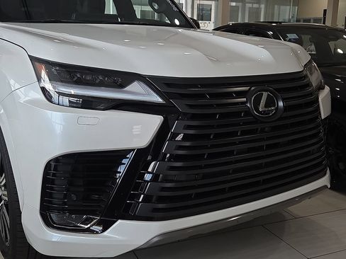 New 2026 Lexus LX 600 4WD w/ Luxury Package image 5