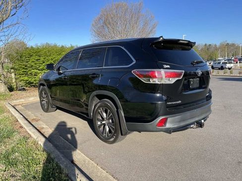 Used 2016 Toyota Highlander XLE image 3