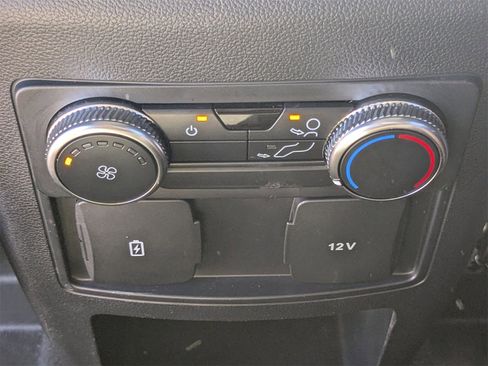 Used 2021 Ford Explorer XLT image 16