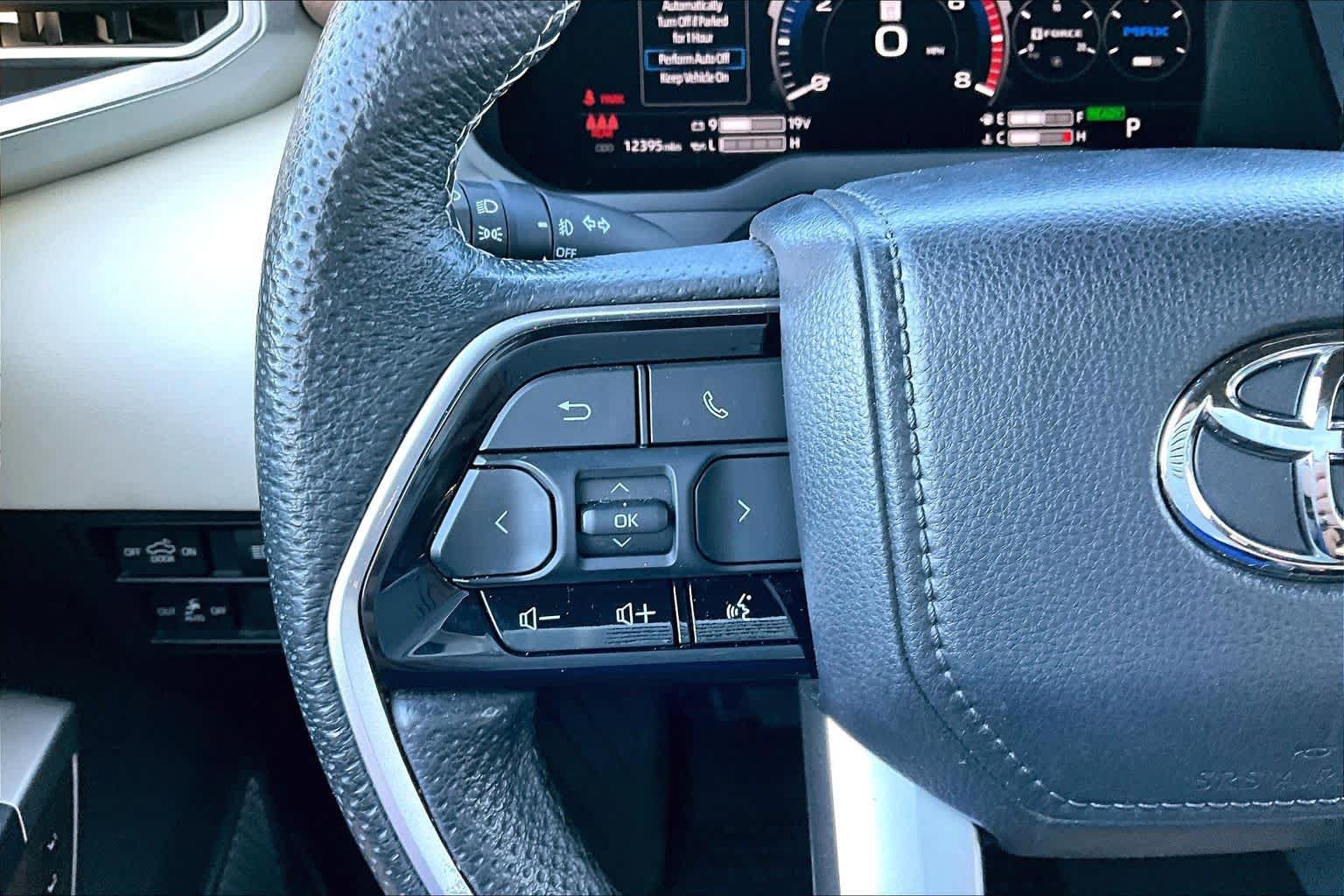 Certified 2025 Toyota Tundra Capstone AWD/4WD image 23