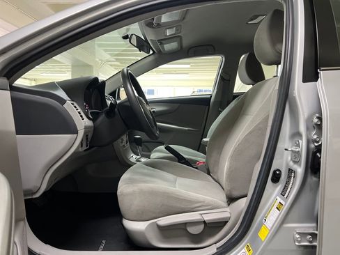 Used 2013 Toyota Corolla LE image 12