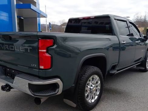 Used 2025 Chevrolet Silverado 2500 LTZ w/ LTZ Premium Package image 4