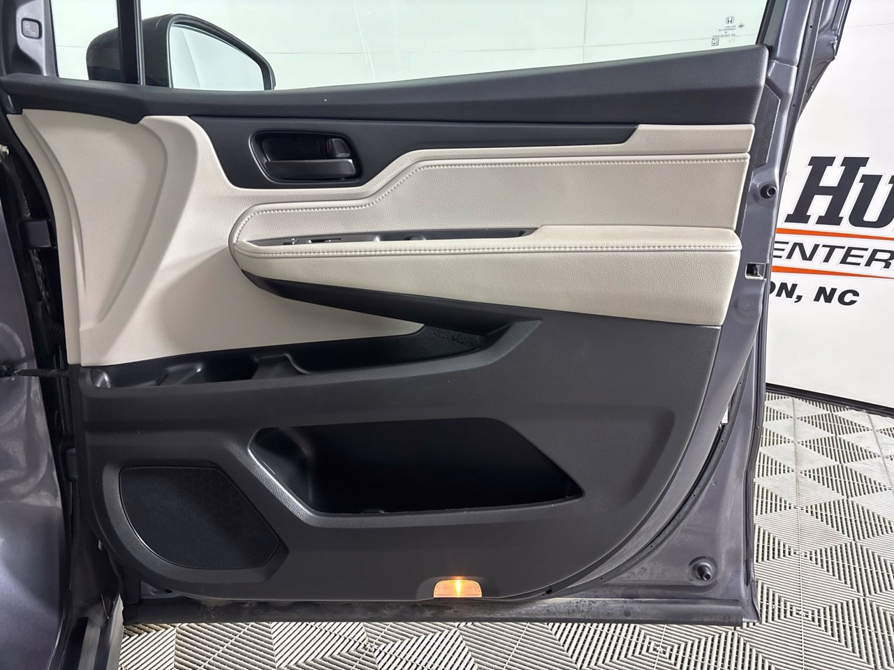 Used 2025 Honda Odyssey EX-L image 30
