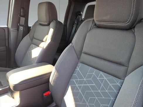 New 2026 Nissan Frontier SV w/ Tow Package image 15