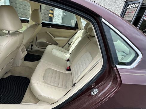 Used 2012 Volkswagen Passat TDI SEL Premium FWD image 16