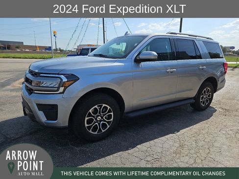 Used 2024 Ford Expedition XLT RWD image 5