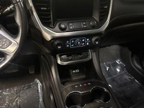 Used 2020 GMC Acadia SLT AWD/4WD image 9
