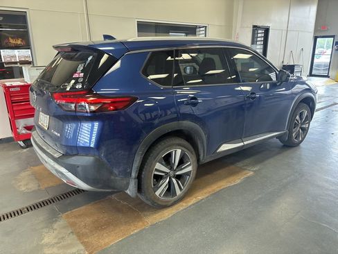 Used 2021 Nissan Rogue Platinum image 8