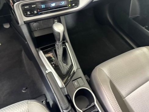 Used 2019 Toyota Corolla LE w/ LE Premium Package w/Moonroof image 20