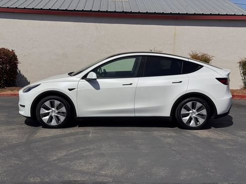 Used 2021 Tesla Model Y Long Range AWD/4WD image 3