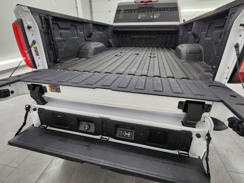 Used 2023 GMC Sierra 3500 Denali w/ Denali Ultimate Package image 34