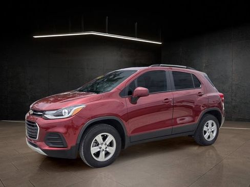 Used 2022 Chevrolet Trax LT AWD/4WD image 3