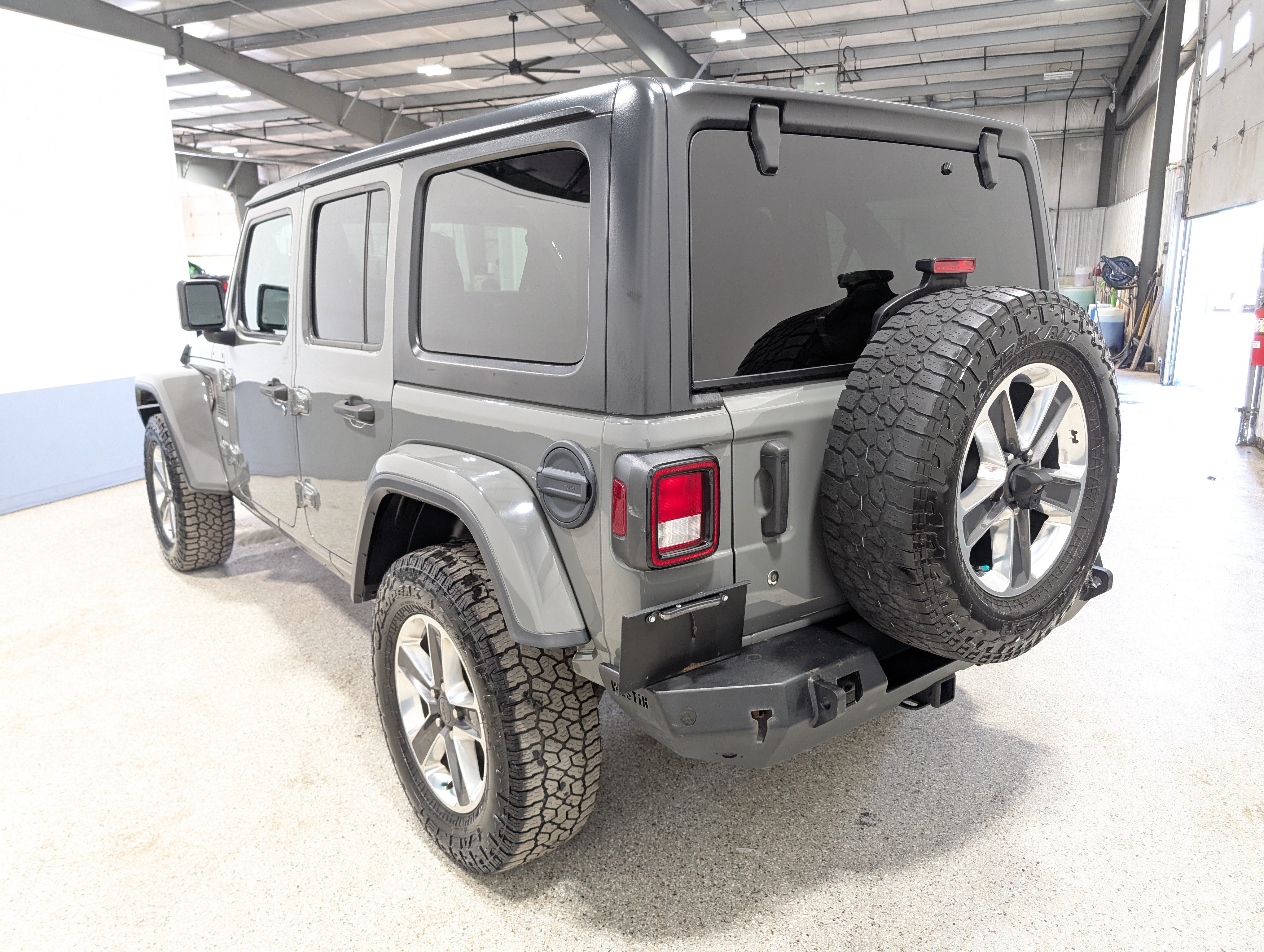 Used 2019 Jeep Wrangler Unlimited Sahara w/ Cold Weather Group AWD/4WD image 5