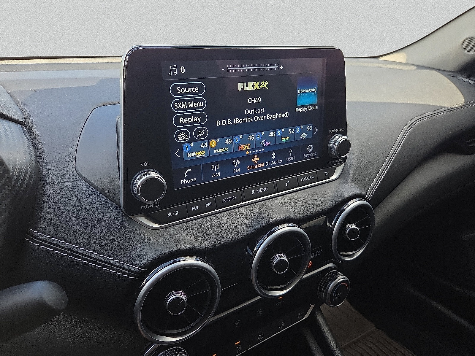Used 2025 Nissan Sentra SV FWD image 15