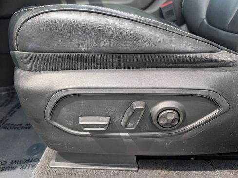 Used 2022 Jeep Grand Cherokee Limited image 20