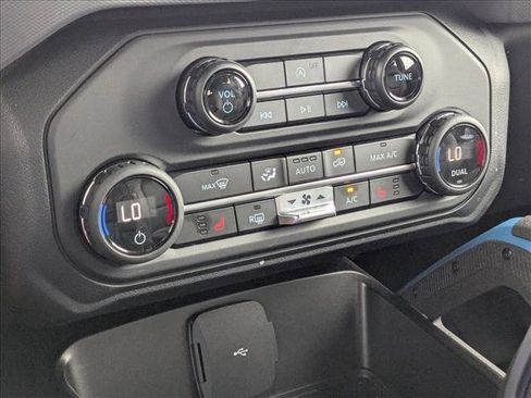 Used 2023 Ford Bronco Black Diamond w/ Sasquatch Package image 15