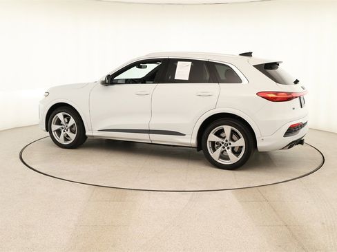 Certified 2025 Audi Q5 Prestige image 3