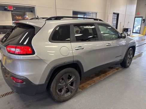 Used 2016 Jeep Cherokee Latitude w/ Comfort/Convenience Group AWD/4WD image 7