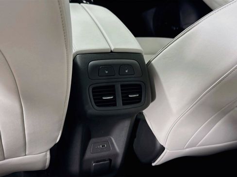 Used 2024 Buick Envision Avenir AWD/4WD image 20