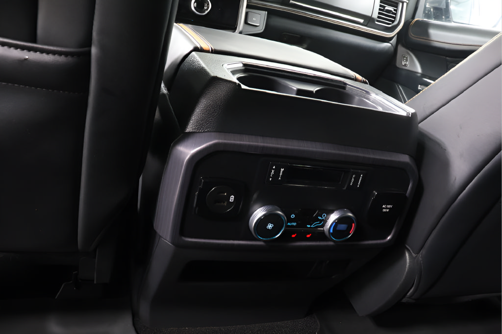 Used 2023 Ford Expedition Max Platinum AWD/4WD image 23