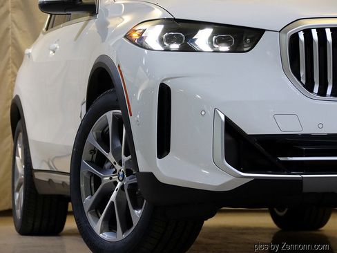 Used 2026 BMW X5 xDrive40i w/ Climate Comfort Package image 4