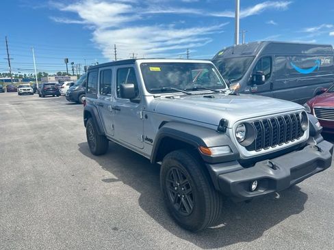Used 2024 Jeep Wrangler Unlimited Sport AWD/4WD image 11