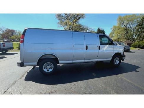 New 2026 Chevrolet Express 2500 Extended w/ Driver Convenience Package RWD image 9