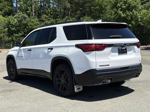 Used 2023 Chevrolet Traverse Premier w/ Redline Edition AWD/4WD image 29
