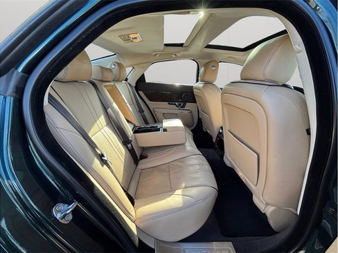 Used 2017 Jaguar XJ R-Sport image 44