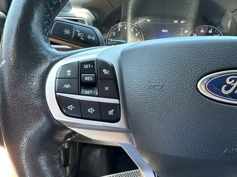Used 2022 Ford Explorer XLT w/ Equipment Group 202A AWD/4WD image 27