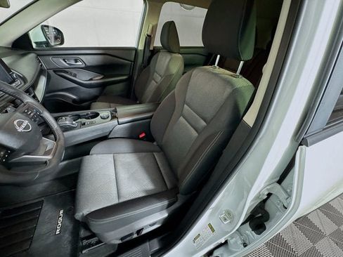 Certified 2026 Nissan Rogue SV AWD/4WD image 16