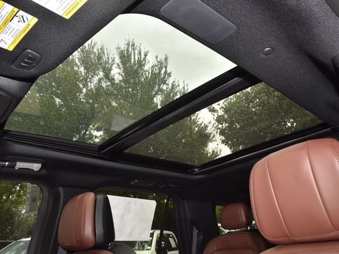 New 2026 Lincoln Navigator Reserve AWD/4WD image 36