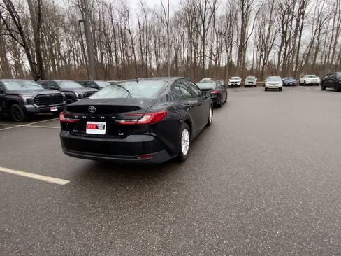 Used 2025 Toyota Camry LE image 17