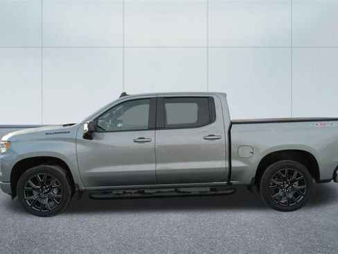 Used 2024 Chevrolet Silverado 1500 RST image 2