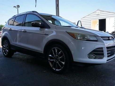 Used 2014 Ford Escape SE w/ SE Chrome Package FWD image 2