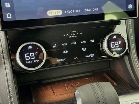 Used 2026 Jaguar F-PACE R-Dynamic S image 18