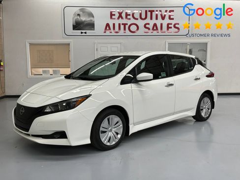 Used 2025 Nissan Leaf S FWD image 1
