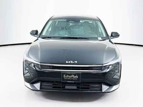 Used 2025 Kia K4 FWD image 2