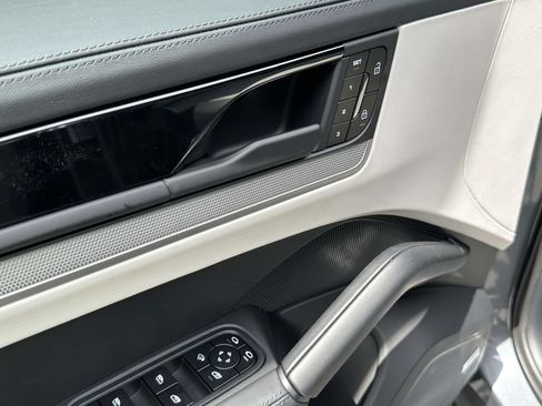 New 2026 Porsche Cayenne Coupe AWD/4WD image 18